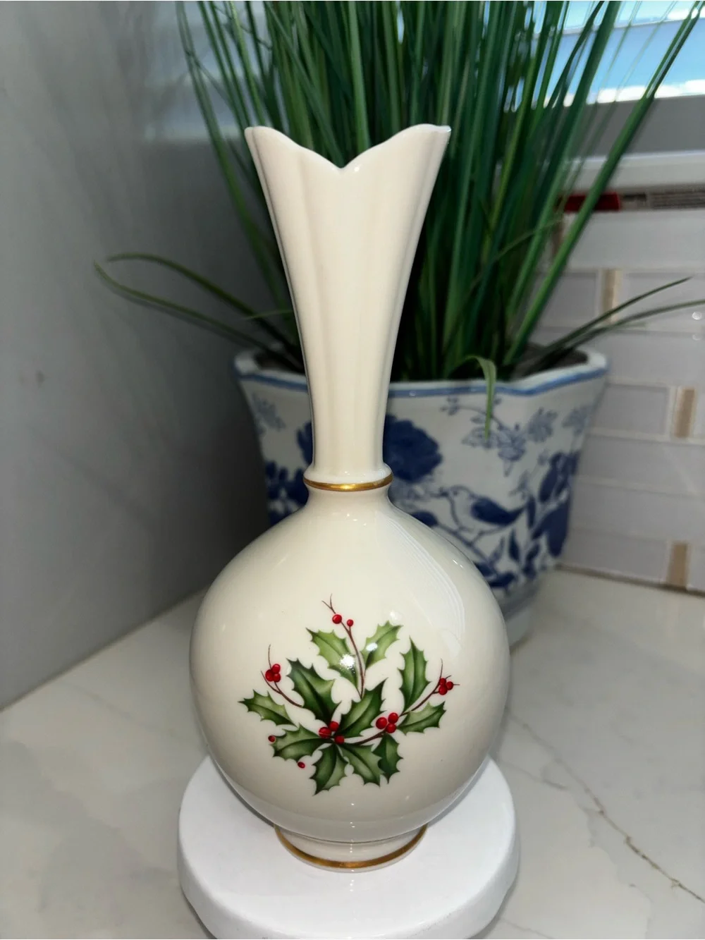 Vintage LENOX Holiday Dimension High Bulbous Bud Vase Christmas Holly Gold Trim